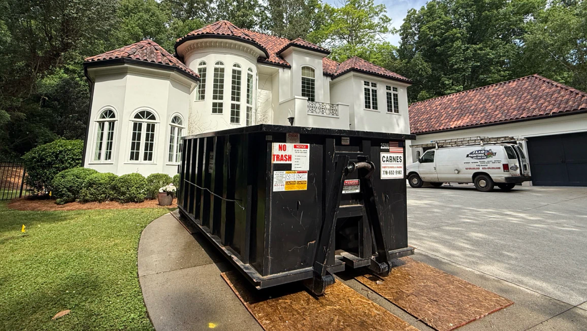 25 Yard Roll Off Dumpster in Lithia Springs, GA (1)